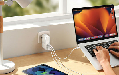 LOSTECH PREMIUM LS-NC38 CARICATORE 140W PER SMARTPHONE E NOTEBOOK - RICARICA RAPIDA P.D. - 2 PRESE USB C / 1 PRESA USB A